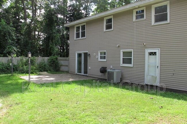 Building Photo - 18 Ethel Dr