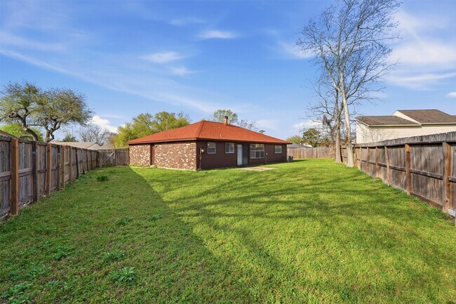 Building Photo - 1418 Crawley Ct