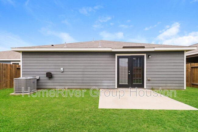 Building Photo - 22044 Angelico Dr