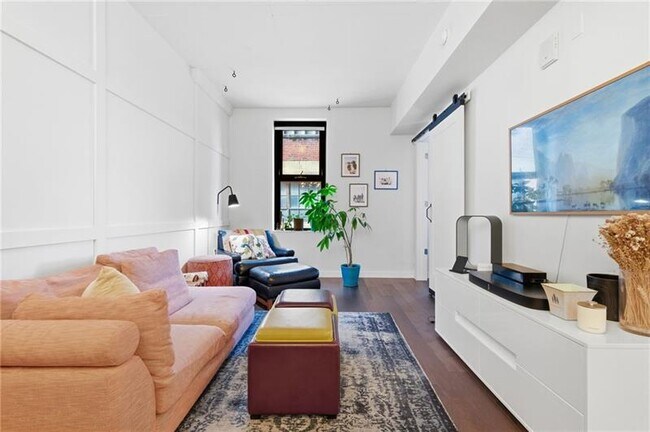 Building Photo - 2545 Penn Ave