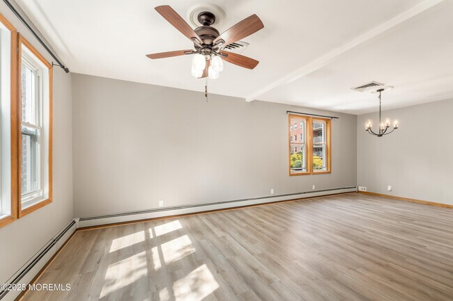 Building Photo - 656 Boulevard