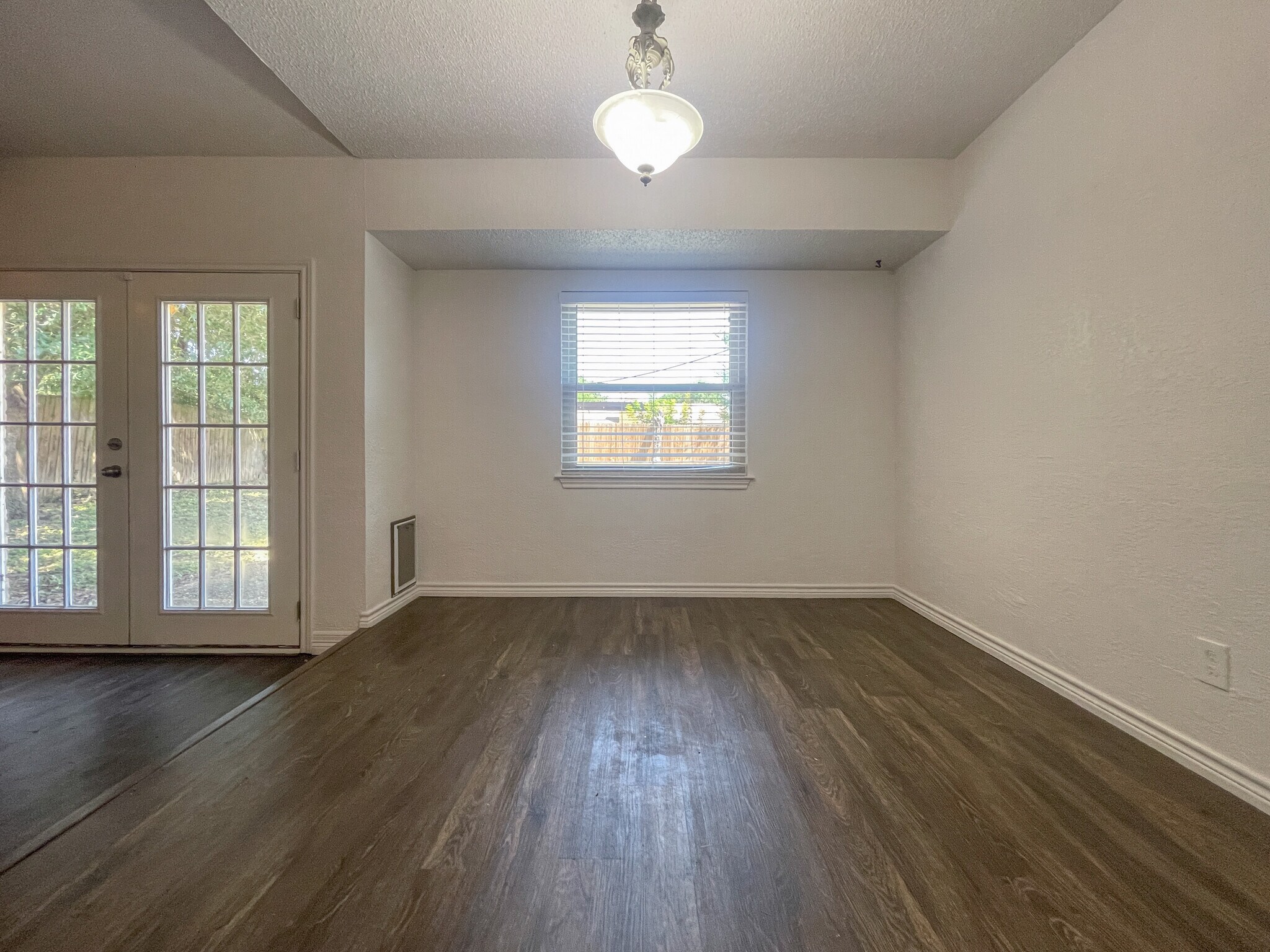 Building Photo - 312 Cedarwood Ln