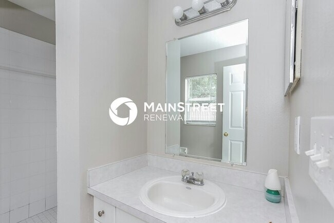 Building Photo - 3 Bedroom Pet-Friendly Home in St Petersburg, FL with Main Street Renewal