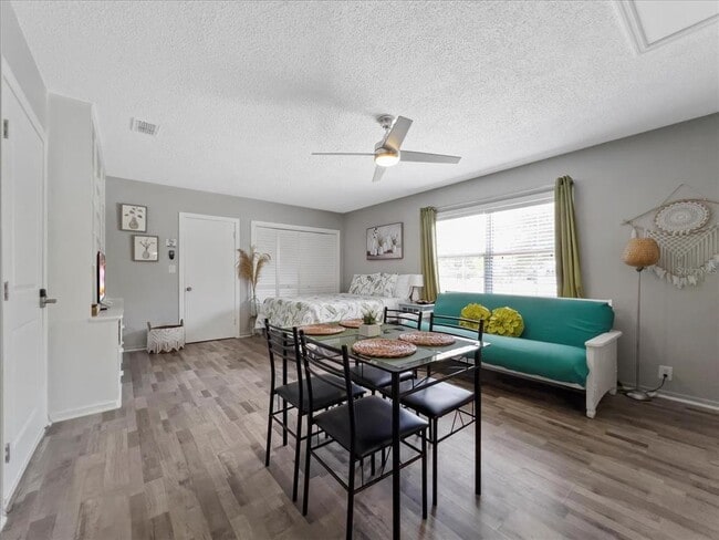 Building Photo - 3801 1st Ave S