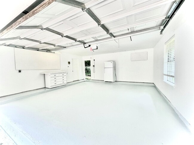 Building Photo - 3126 Village Woods Dr