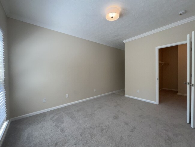 Building Photo - Convenient Newly Remodeled Condo