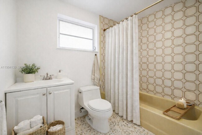 Building Photo - 1781 SW 13th St