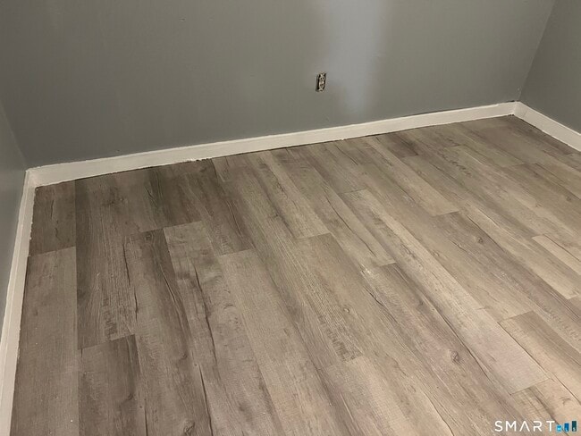 Building Photo - 11 7th St