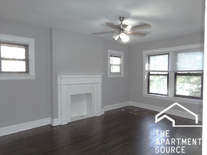 Primary Photo - 3600 W Sunnyside Ave