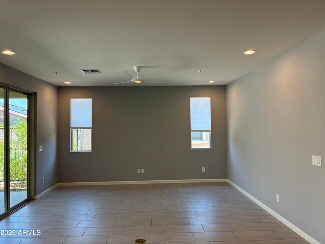 Building Photo - 13418 W Mayberry Trail