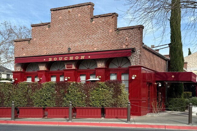 Building Photo - 1876 Heritage Way