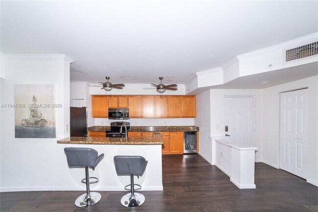 Building Photo - 17150 N Bay Rd