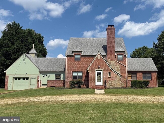 Primary Photo - 112 St Marys Ave