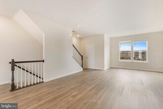 Building Photo - 420 Carroll Walk Ave