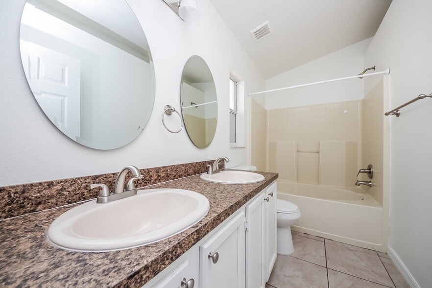 Building Photo - 1105 Whitewood Way