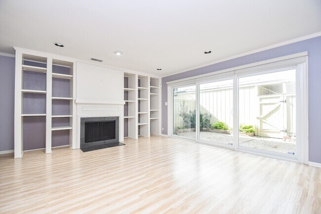 Building Photo - 6354 Del Monte Dr