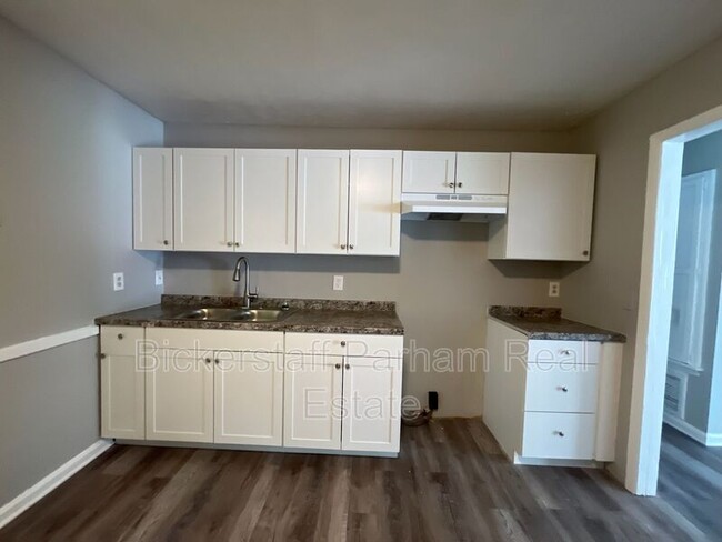 Building Photo - 2300 Welch Dr
