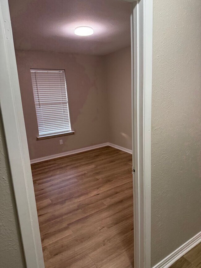 Building Photo - Beautiful 3 Bedroom home in Springhill ISD