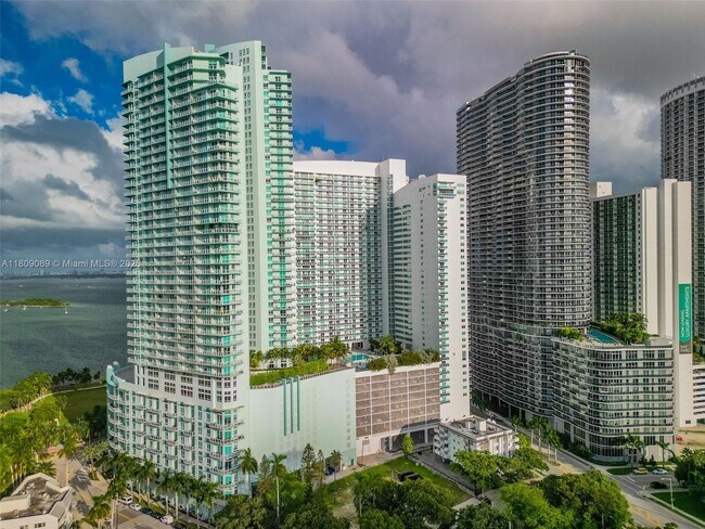 Building Photo - 1900 N Bayshore Dr
