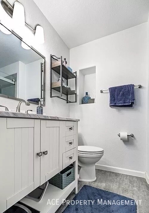 Building Photo - 112 Viking Dr