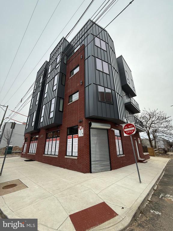 Building Photo - 914 W Susquehanna Ave