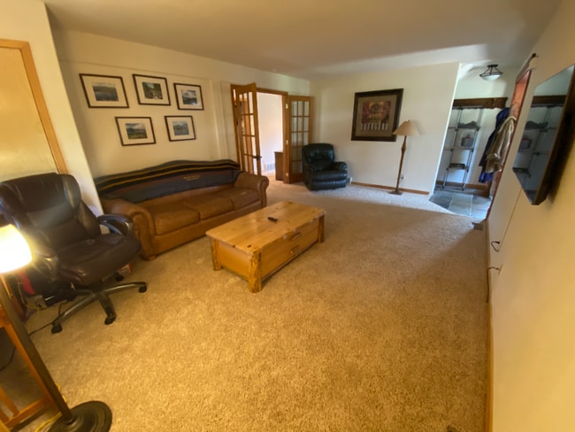 Building Photo - 588 Lake View Cir E