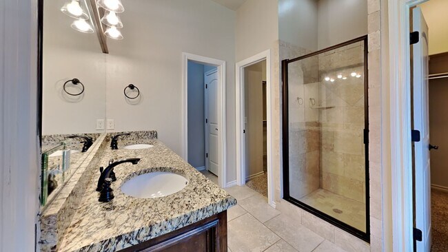 Building Photo - Very Nice 4 Bedroom 2 Bath + Study Home in Yukon Schools
