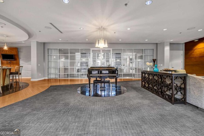 Building Photo - 711 Cosmopolitan Dr NE