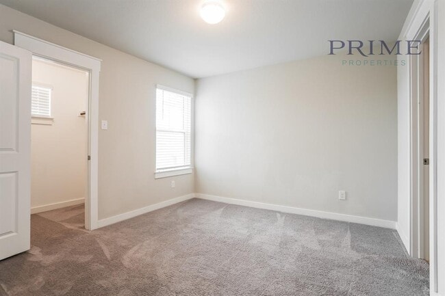 Building Photo - 602 Skiff Moth Dr