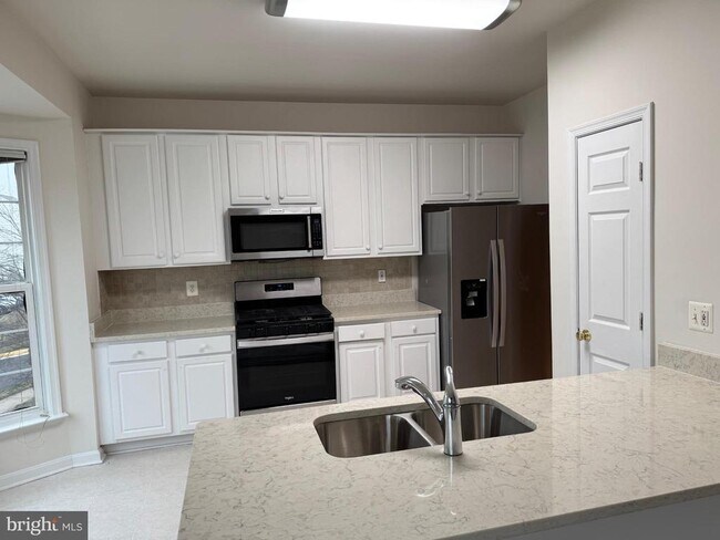 Building Photo - 43798 Virginia Manor Terrace