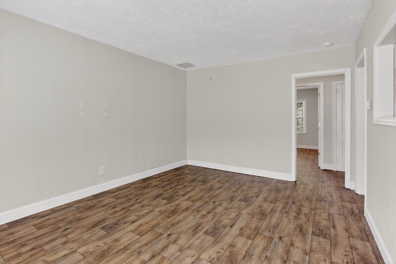 Building Photo - 1361 Byrere Terrace SW