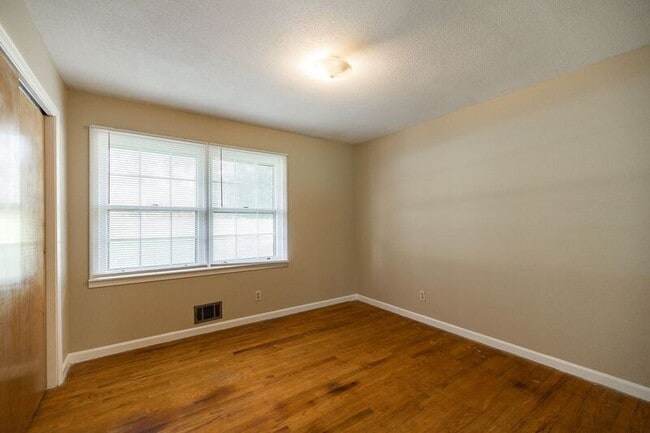 Building Photo - 145 Smithonia Rd