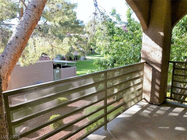 Building Photo - 2101 Blue Breeze Dr