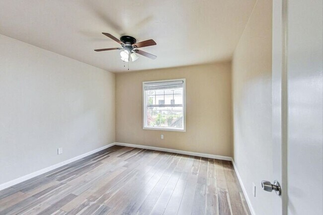 Building Photo - 1814 10th Street-
