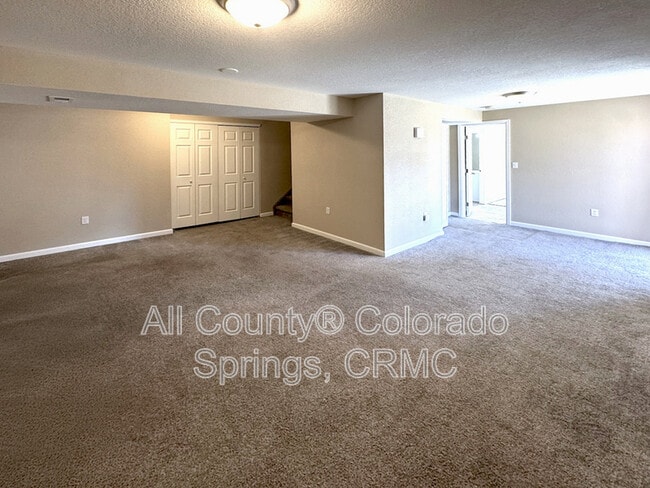 Building Photo - 5048 Weaver Dr