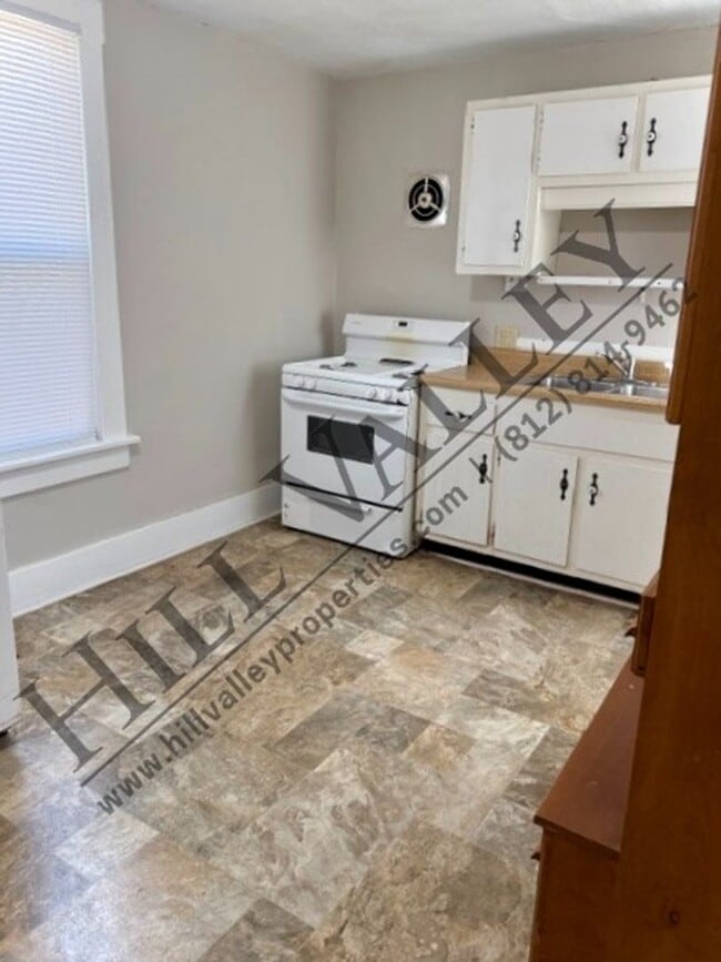 Building Photo - One Bedroom Home