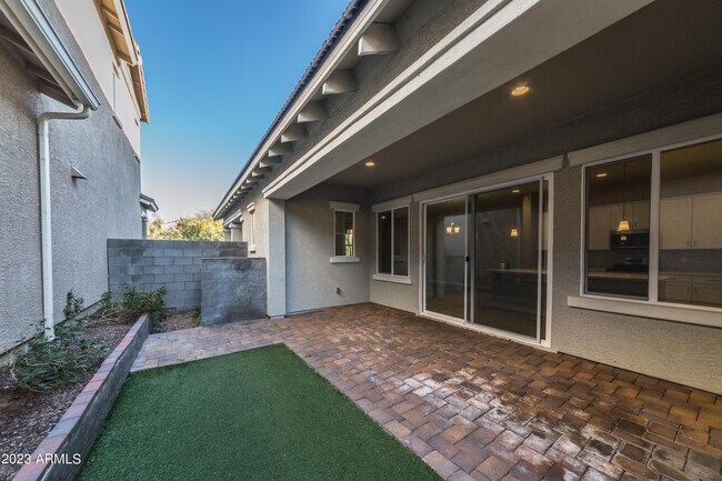 Building Photo - 21035 W Elm Way Ct