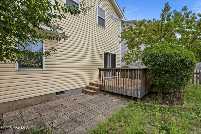 Building Photo - 123 Lightwater Dr