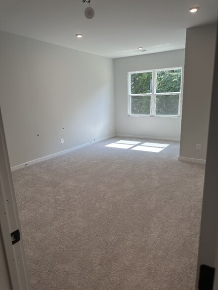 Building Photo - 3033 Finchborough Ct