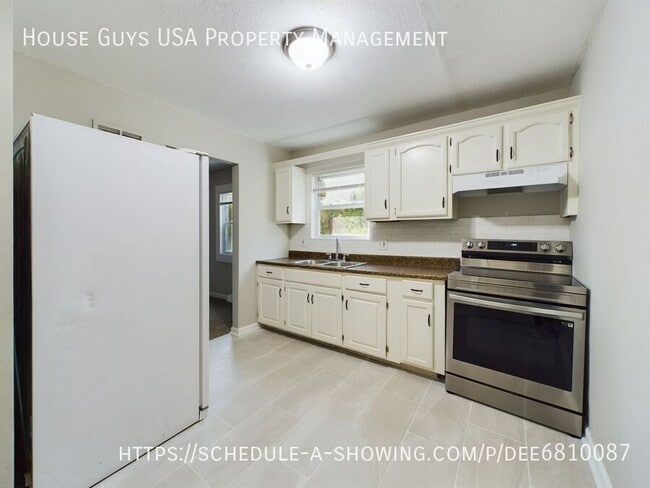 Building Photo - 3611 E 69th St