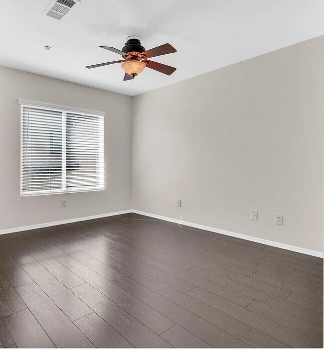 Building Photo - 443 Almond Rd