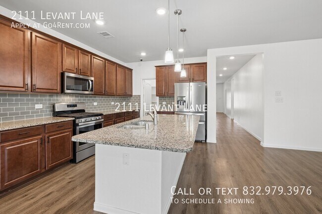 Building Photo - 2111 Levant Ln