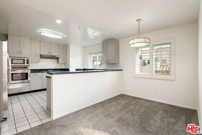 Building Photo - 1010 California Ave