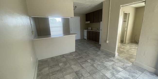 Primary Photo - Weslaco Park Village Apartments