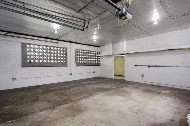 Building Photo - 1225 Casabella Dr