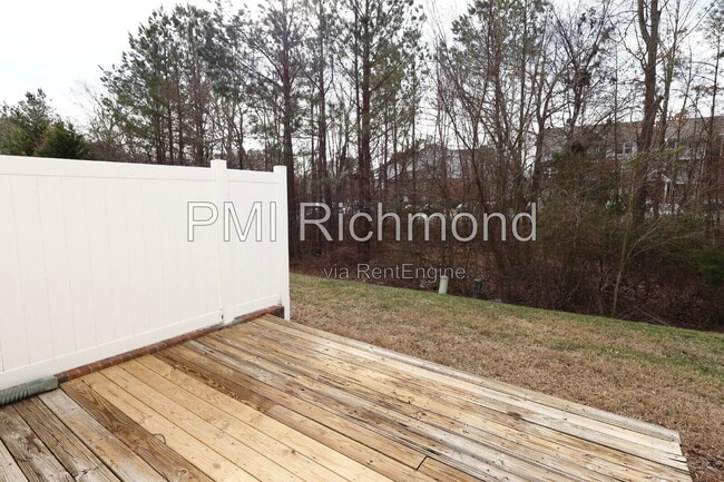 Building Photo - 5805 Park Creste Dr