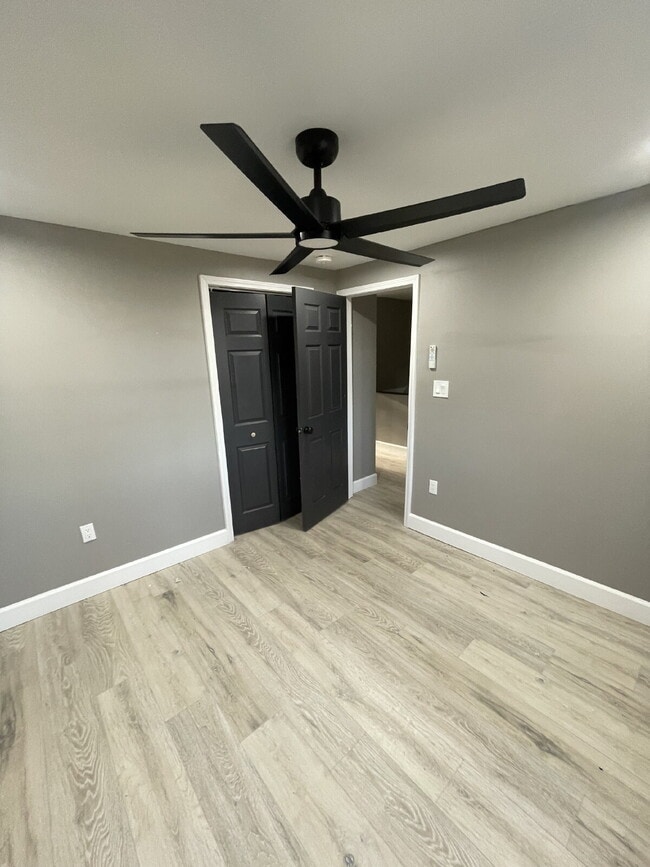 Building Photo - NEW 4 Bedroom Remodel with GARAGE!