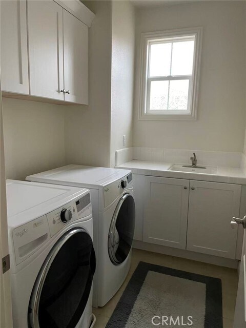 Building Photo - 31 Swift