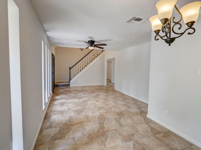 Building Photo - 1951 Round Spring Dr