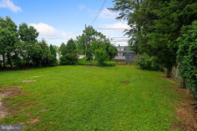 Building Photo - 409 Maiden Ln